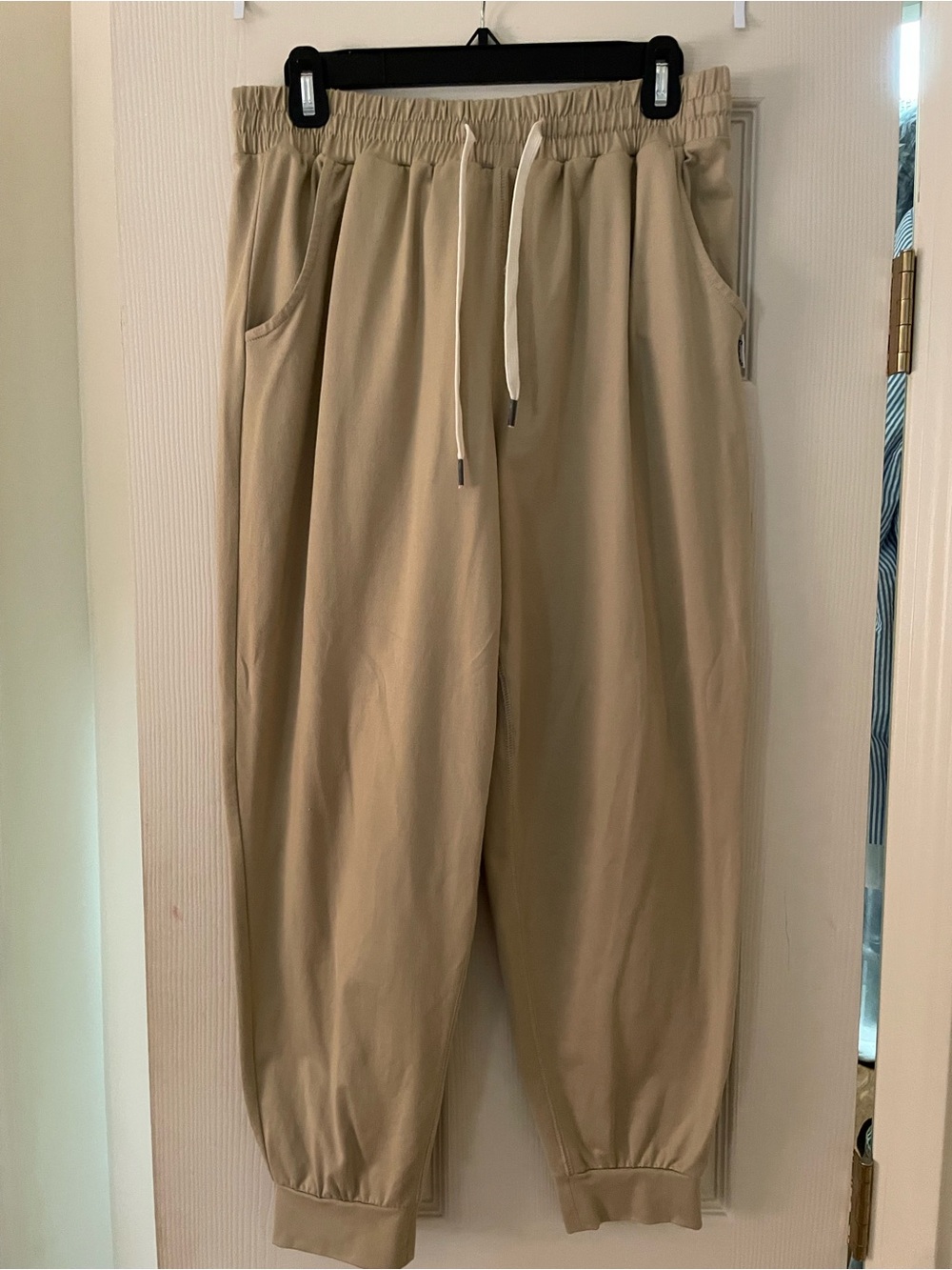 Women’s Drawstring Joggers Pants in Khaki